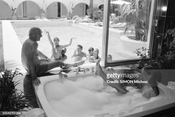 Pampelonne, France, 19 juillet 1979 --- Eddie BARCLAY dans sa nouvelle maison construite sur une presqu'île rocheuse dominant toute la baie de...