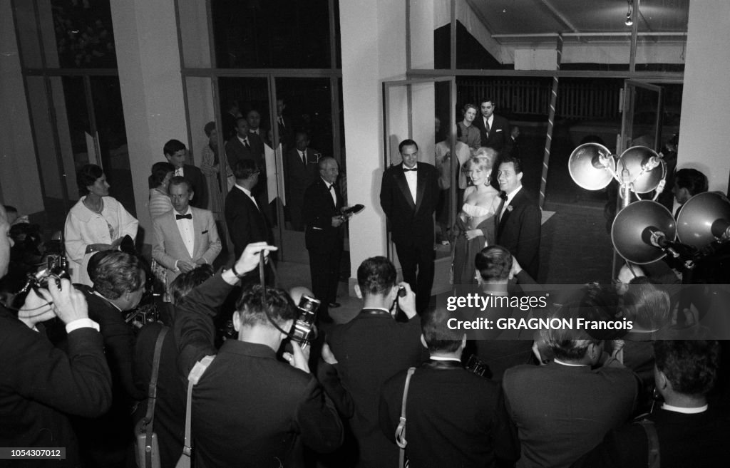 Le 13E Festival De Cannes 1960 : Annette Stroyberg Et Alberto Sordi
