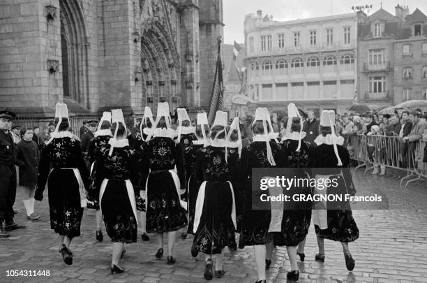 Quimper, France, 2 février 1969 --- Le président Charles DE GAULLE, en visite de deux jours en Bretagne, prononce un grand discours devant huit mille...