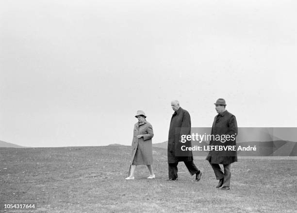 Irlande - 14 mai 1969 --- Trois semaines après avoir quitté le pouvoir, et tandis que se déroule en France la campagne des présidentielles pour sa...