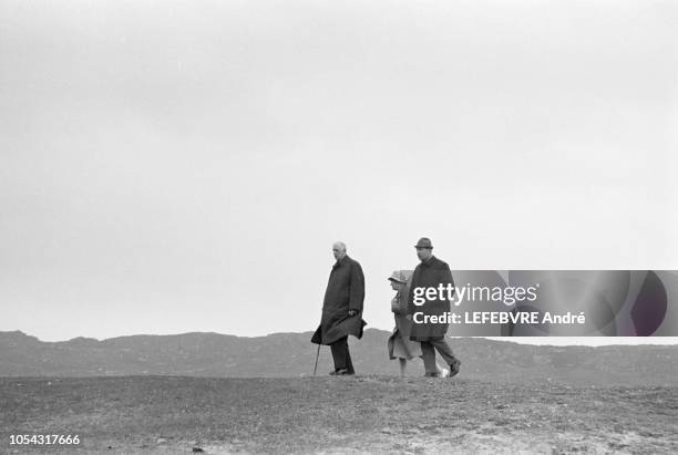 Irlande - 14 mai 1969 --- Trois semaines après avoir quitté le pouvoir, et tandis que se déroule en France la campagne des présidentielles pour sa...