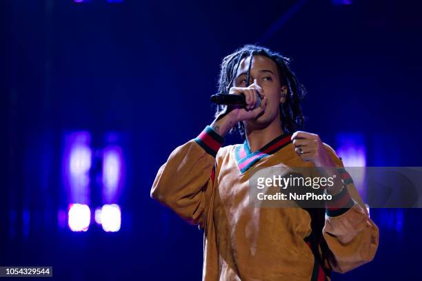Ghali, Italian rapper of Algerian origins, has performed live in Turin during what may be called his first real tour to support the debut album...