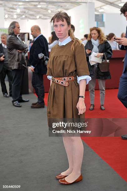 Viscount David Linley's sister Lady Frances von Hofmannsthal attends the VIP Preview of Frieze Art Fair at Regent's Park on October 13, 2010 in...