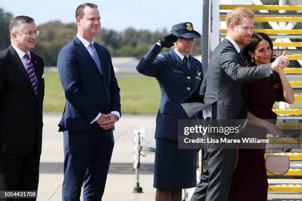 Prince Harry, Duke of Sussex and Meghan, Duchess of Sussex depart Sydney Airport on October 28, 2018 in Sydney, Australia. The Duke and Duchess of...