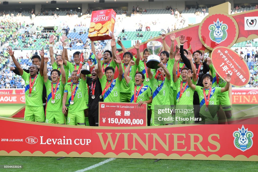 Shonan Bellmare v Yokohama F.Marinos - J.League Levain Cup Final