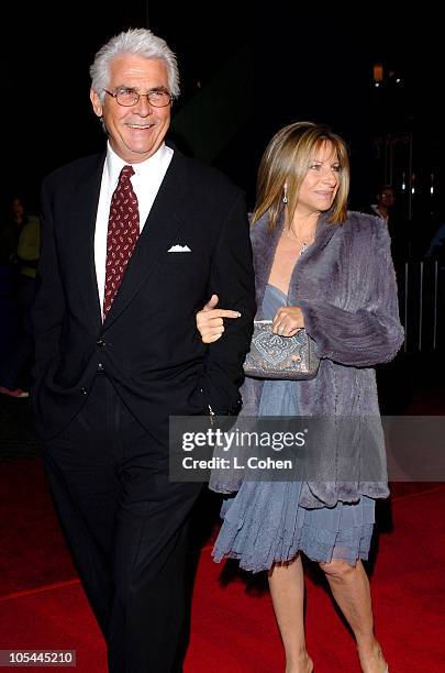 James Brolin and Barbra Streisand during "Meet the Fockers" Los Angeles Premiere - Red Carpet at Universal Amphitheatre in Los Angeles, California,...