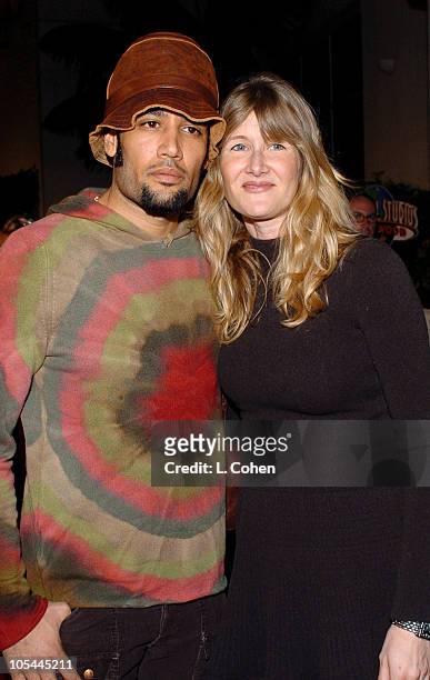 Ben Harper and Laura Dern during "Meet the Fockers" Los Angeles Premiere - Red Carpet at Universal Amphitheatre in Los Angeles, California, United...