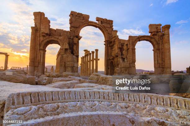 palmyra, monumental arch - syrian culture stock pictures, royalty-free photos & images