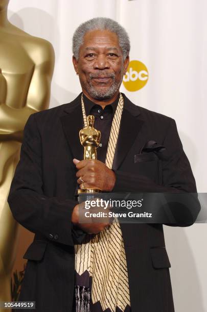 Morgan Freeman, winner Best Actor in a Supporting Role for "Million Dollar Baby"