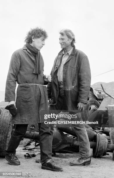 Sneem, comté de Kerry, Irlande, mai 1987 --- Tournage de l'émission télévisée "Embarquement immédiat pour l'Irlande" avec Johnny HALLYDAY et Alain...