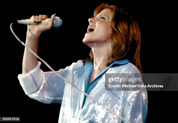 Singer Debby Boone rehearses her televised concert at KHJ Studios on December 17, 1977 in Los Angeles, California.