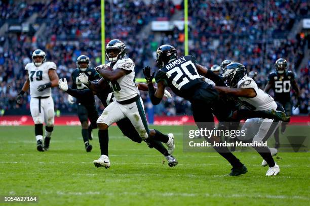 Wendell Smallwood of Philadelphia Eagles breaks free to score a touchdown during the NFL International Series game between Philadelphia Eagles and...