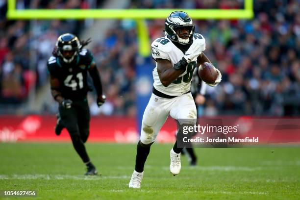Wendell Smallwood of Philadelphia Eagles breaks free to score a touchdown during the NFL International Series game between Philadelphia Eagles and...