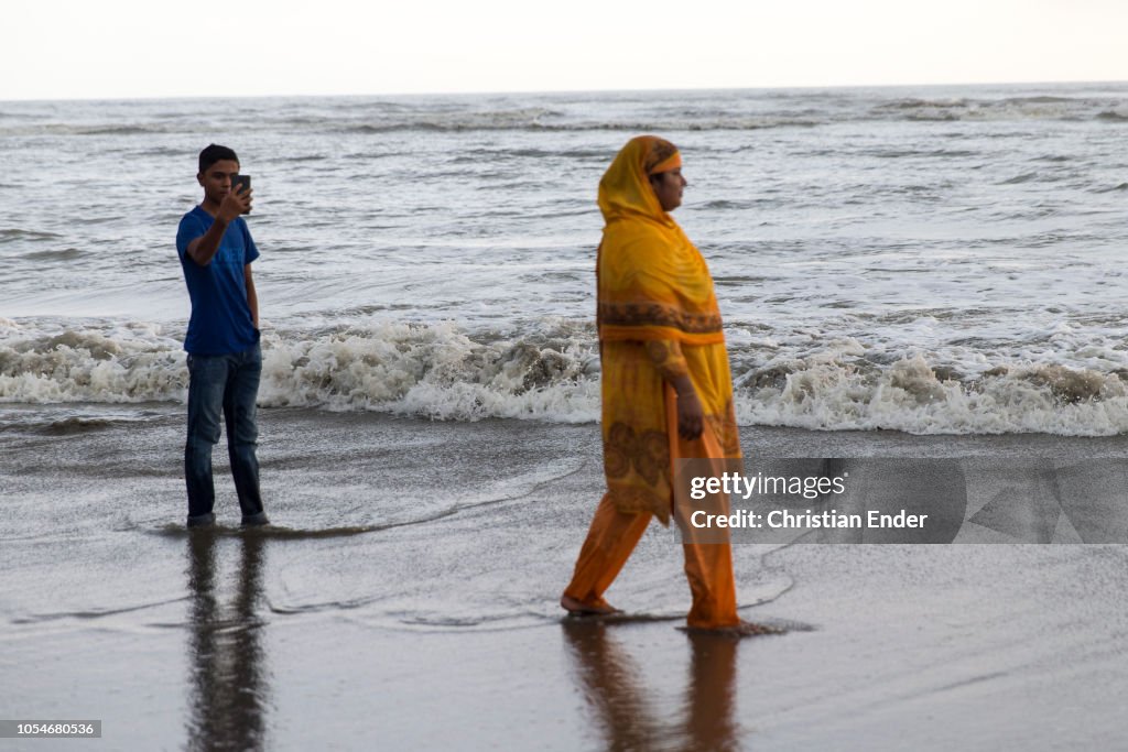 The beach of Cox's Bazar in Bangladesh