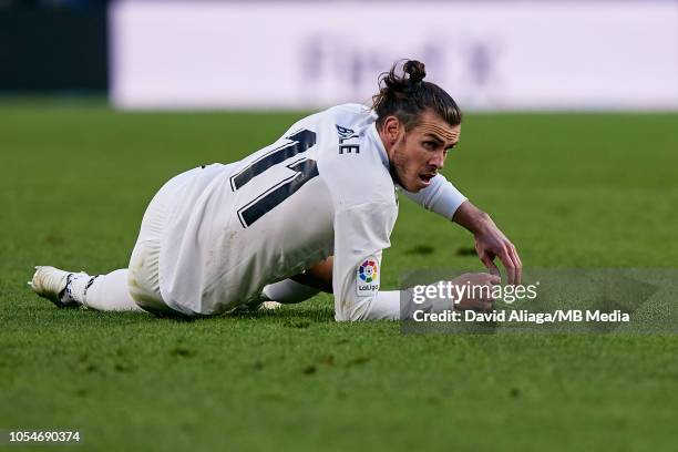 Gareth Bale of Real Madrid CF looks on during the La Liga match between FC Barcelona and Real Madrid CF at Camp Nou on October 28, 2018 in Barcelona,...