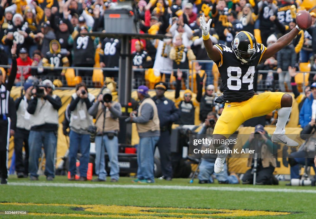 Cleveland Browns v Pittsburgh Steelers