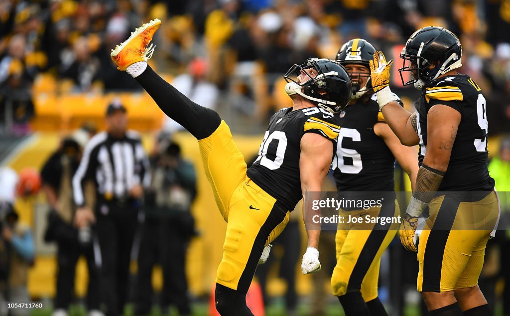 Cleveland Browns v Pittsburgh Steelers