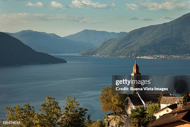 the village of ronco sopra ascona , on lake maggio - ascona 個照片及圖片檔