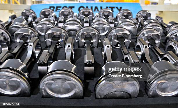 Engine Piston Rack Car Engine Pistons Photos and Premium High Res Pictures - Getty Images