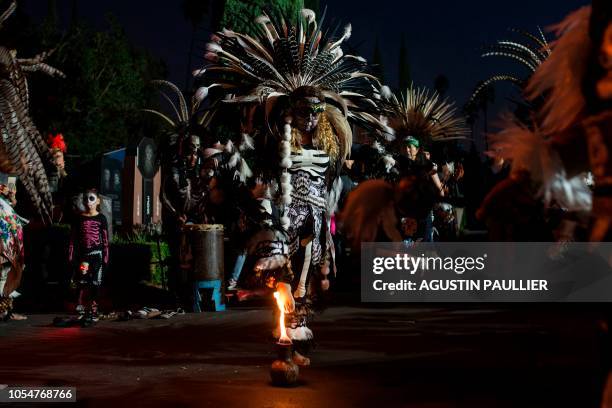 Aztec Dancers Photos and Premium High Res Pictures - Getty Images