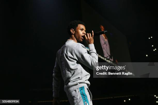 Boogie Concert Rapper 939 Rapper Boogie Stock Photos, High-Res Pictures, and Images - Getty ...