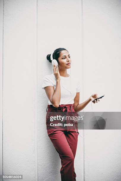 21,632 Headphones Side View Stock Photos and High-Res Images