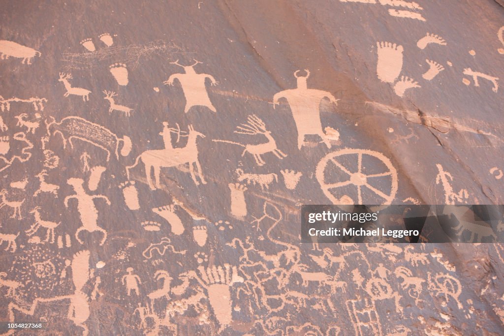 Paper Roc Utah Newspaper Rock High-Res Stock Photo - Getty Images
