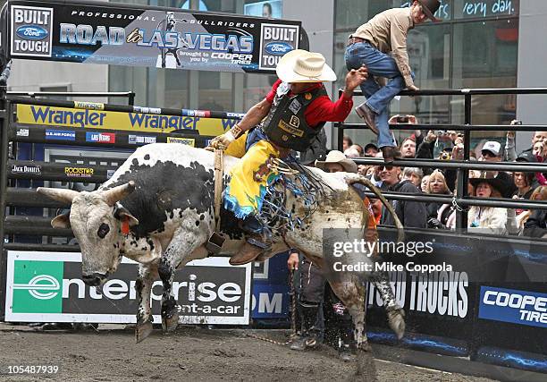 New Bull Riders Professional Bull Riders Top 10 Bull Riders Compete In Times Square ...