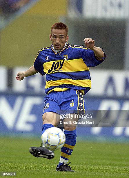 Hidetoshi Nakata of Parma in action during the Serie A 4th Round League match between Parma and Brescia, played at the Ennio Tardini stadium, Parma....