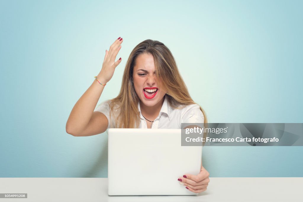Argh At Computer Arguing On The Computer High-Res Stock Photo - Getty Images