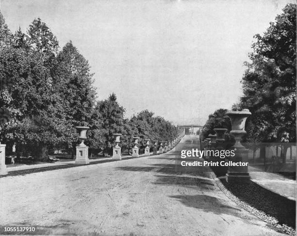 Druid Hill Park, Baltimore, Maryland, USA, circa 1900. Wide avenue lined with classical urns on pedestals. When the Park first opened in 1860,...