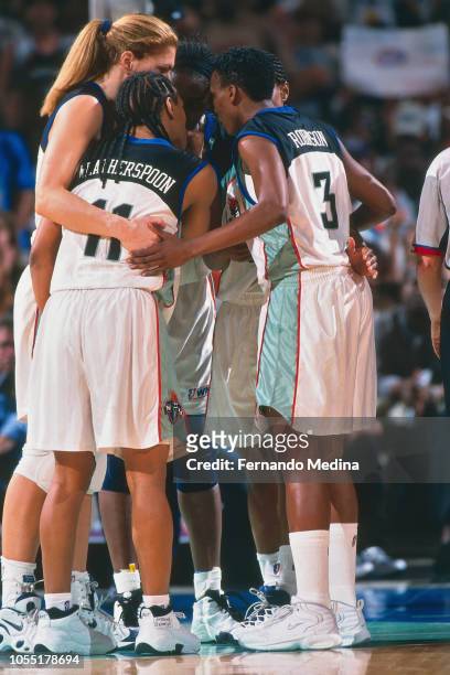 Ther New York Liberty huddle during Game One of the 2000 WNBA Finals on August 24, 2000 at Madison Square Garden in New York City. NOTE TO USER: User...