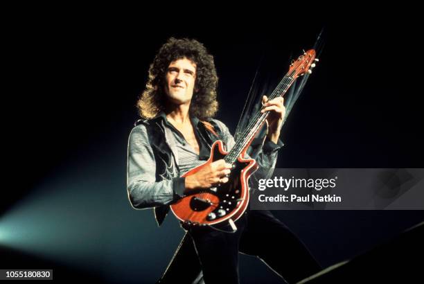 Brian May of Queen performs on stage at the Rosemont Horizon in Rosemont, Illinois, September 19, 1980.