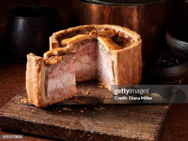 raised pork and chicken pie - pastetengericht stock-fotos und bilder