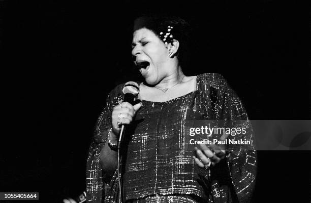 Singer Minnie Riperton performs onstage at the Ivanhoe Theater, Chicago, Illinois, April 20, 1977.