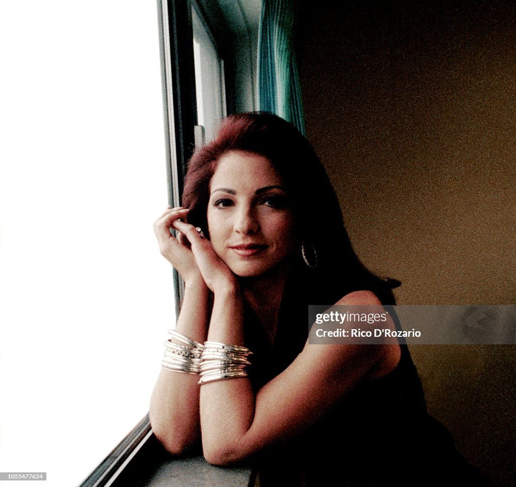 Singer Gloria Estefan Portrait United States 1993 News Photo singer-gloria-estefan-portrait-united-states-1993-news-photo