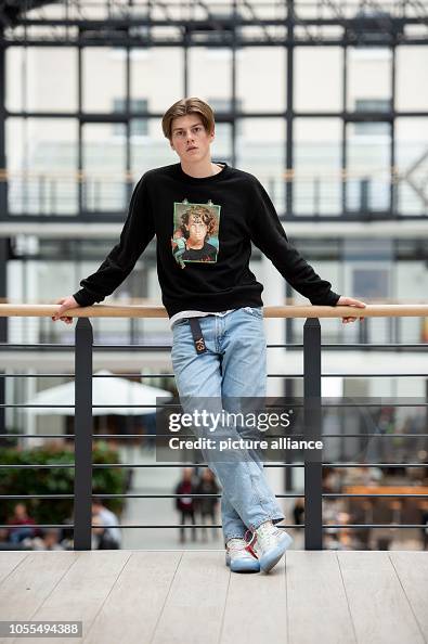 The singer Ruel stands in the Estrel Hotel at an interview... News ...
