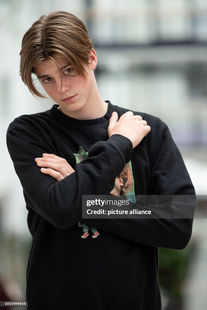 The singer Ruel stands in the Estrel Hotel at an interview... News ...