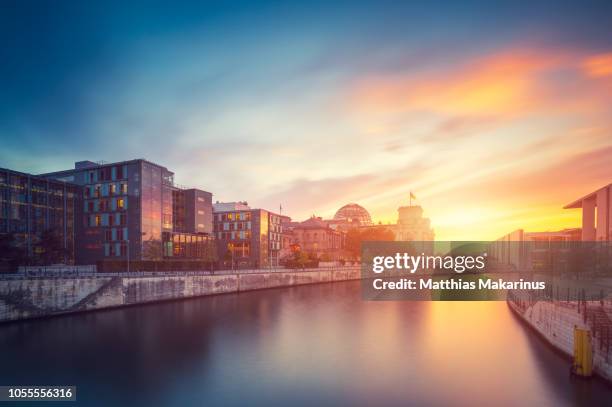 reichstag berlin city summer skyline with spree river and sunset - berlin city stockfoto's en -beelden