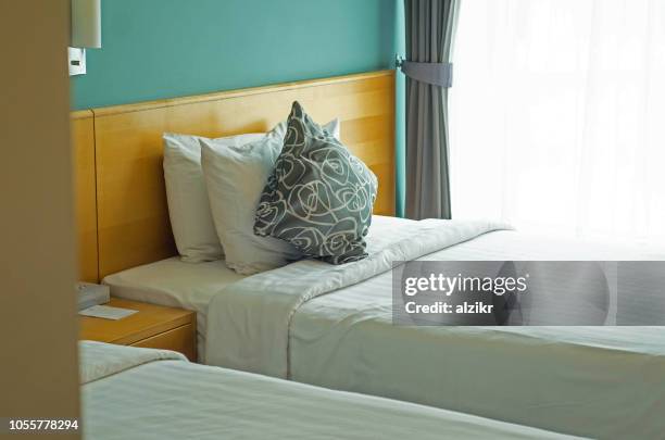 hotel & accommodation room - alzikr stock-fotos und bilder