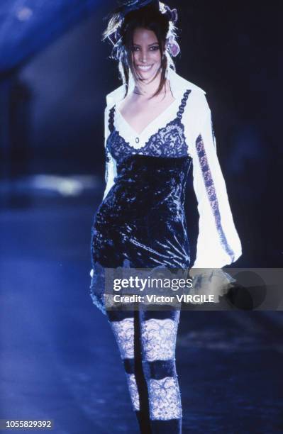 Atelier Versace Runway Paris Fashion Week Haute Couture Fall Winter atelier-versace-runway-paris-fashion-week-haute-couture-fall-winter