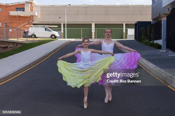 Model Roz Dance 976 Model Roz Stock Photos, High-Res Pictures, and Images - Getty Images