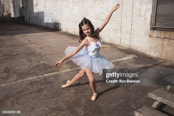 Model Roz Dance Model Roz Photos and Premium High Res Pictures - Getty Images