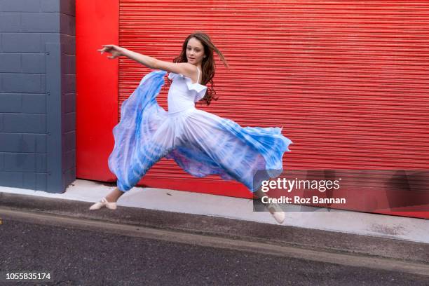 Model Roz Dance Model Roz Photos and Premium High Res Pictures - Getty Images