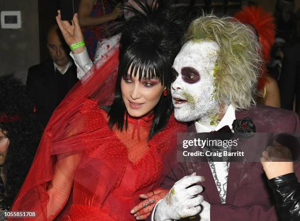 The Weeknd Bella Photos and Premium High Res Pictures - Getty Images