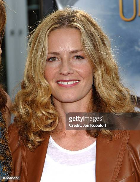 Elisabeth Shue during "Lemony Snicket's A Series Of Unfortunate Events" World Premiere - Arrivals at Grauman's Chinese Theater in Hollywood,...
