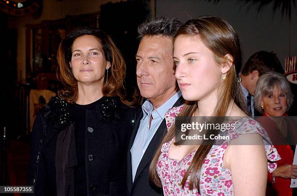 Dustin Hoffman and family during "Meet the Fockers" Los Angeles Premiere - Red Carpet at Universal Amphitheatre in Los Angeles, California, United...