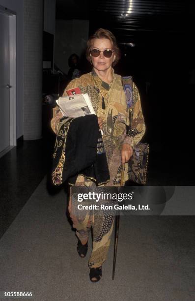 Ellen Burstyn during Ellen Burstyn at Los Angeles International Airport - September 17, 1993 at Los Angeles International Airport in Los Angeles,...