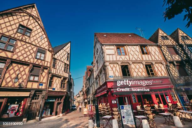 ort gordaine, bourges, auvergne, frankreich - bourges stock-fotos und bilder