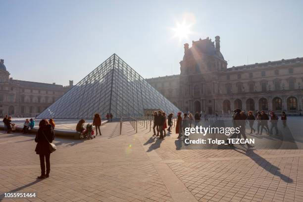 museu do louvre paris - museu do louvre - fotografias e filmes do acervo